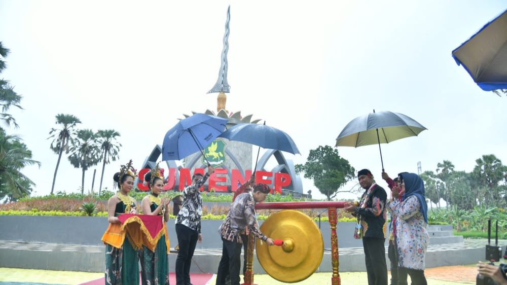 Tugu Keris
