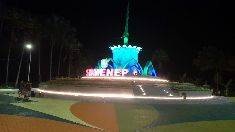 Tugu Keris