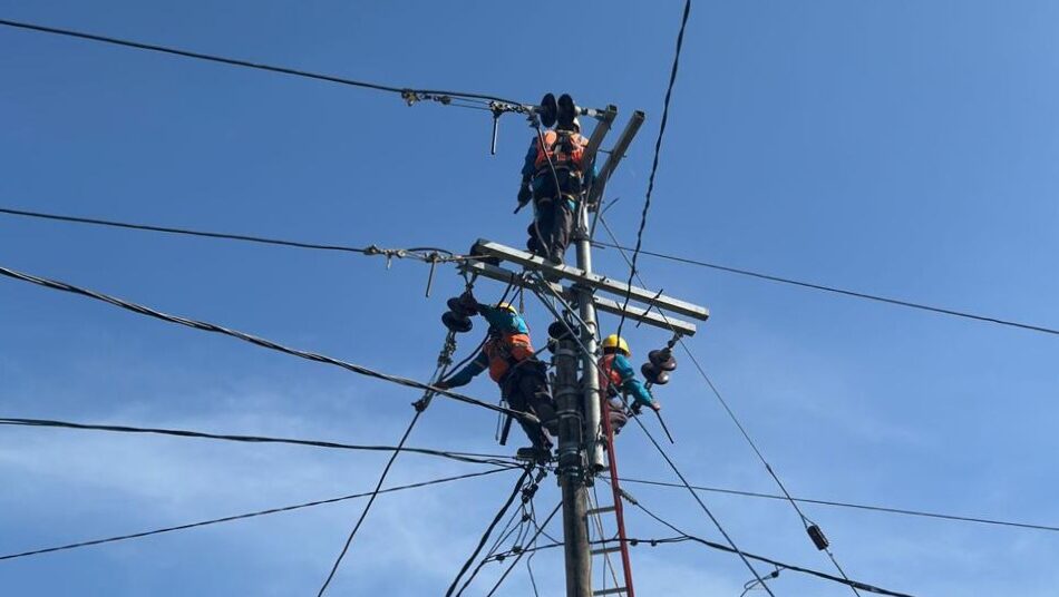 tiang listrik PLN
