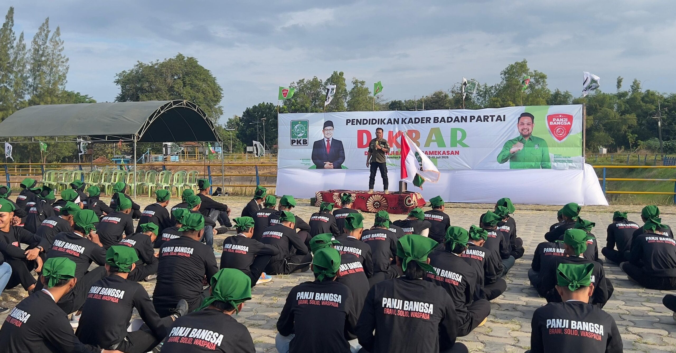 UJI KESETIAAN: Dikbar Panji Bangsa DPC PKB Pamekasan dikreasikan guna melahirkan kader militan. (Khoyrul Umam Syarif/Kabar Madura).