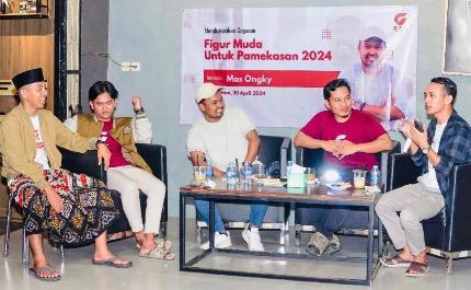 FUTURISTIK: Para aktivis GEN saat menggelar kajian di Kabupaten Pamekasan. (Khoyrul Umam Syarif/Kabar Madura)