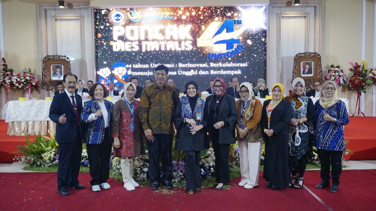 Universitas Dr. Soetomo (Unitomo) menggelar acara puncak perayaan Dies Natalis ke-44 yang berlangsung meriah dan penuh makna, bertempat di Auditorium K. H. Moh. Saleh, Kamis (31/7/2025).