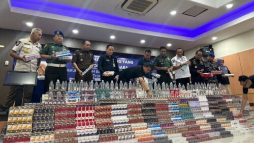 MERESAHKAN: Delaman merk rokok ilegal diamankan Bea Cukai Madura, di antaranya adalah rokok ilegal yang diduga dari Batam. (Khoyrul Umam Syarif/Kabar Madura)
