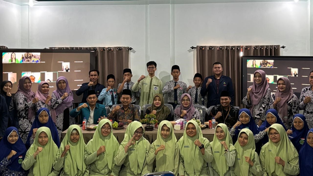 MENYALA: IBS Padepokan Kyai Mudrikah menunjukkan bahwa pesantren mampu menjadi garda depan dalam membangun jejaring pendidikan lintas negara. (Khoyrul Umam Syarif/Kabar Madura)