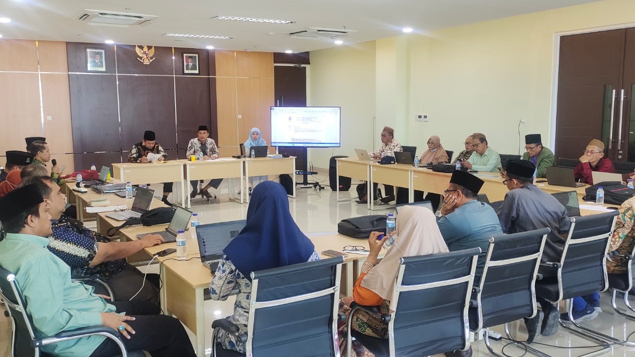 SPIRIT TINGGI: Suasana sidang Senat UIN Madura yang menyetujui naskah akademik. (Khoyrul Umam Syarif/Kabar Madura)