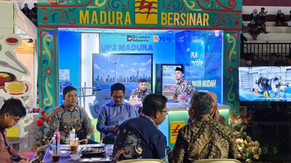 DEKAT DENGAN MASYARAKAT: PLN UP3 Madura berpartisipasi di Madura Culture Festival 3. (Moh Razin/Kabar Madura)