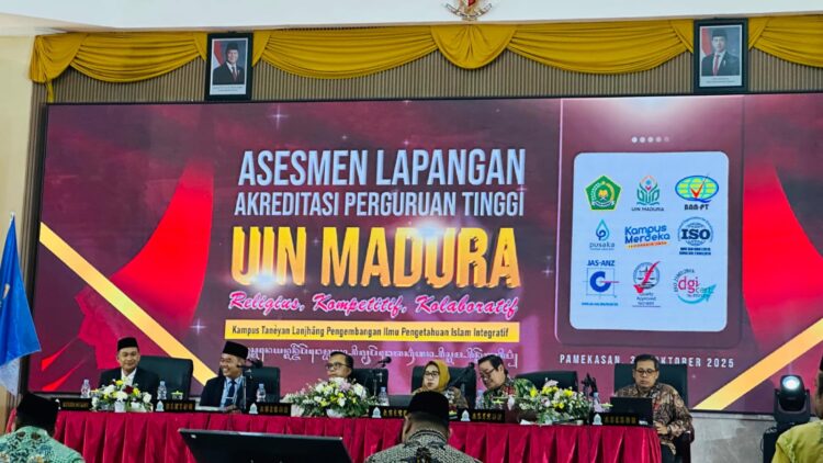 PROFESIONAL: Para asesor hadir untuk melakukan Asesmen Lapangan Akreditasi Perguruan Tinggi di UIN Madura. (Khoyrul Umam Syarif/Kabar Madura)