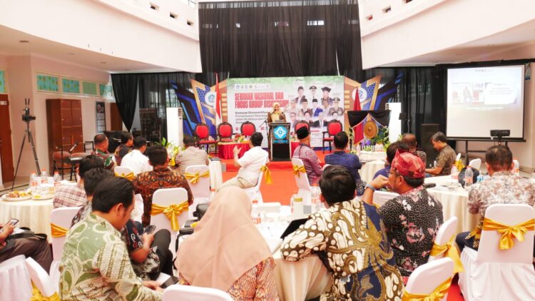 ILMIAH: POLTERA mengetengahkan bahwa KEK Madura butuh ekosistem teknologi dan nilai tambah tembakau. (Moh Subhan/Kabar Madura)