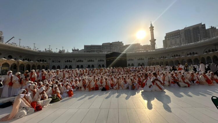 Program Umrah Satu Pesawat, BTPN Syariah Kembali Berangkatkan Ratusan Nasabah