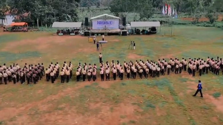 MERIAH: Ratusan peserta memadati bumi perkemahan di Pegantenan Pamekasan. (Khoyrul Umam Syarif/Kabar Madura)