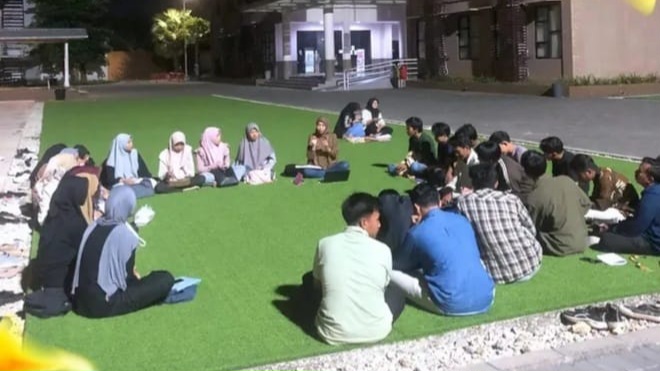 BEBERKAN KEISTIMEWAAN: FEB UNIBA Madura terus memberikan yang terbaik untuk dunia ekonomi, khususnya di Sumenep. (Moh Razin/Kabar Madura)