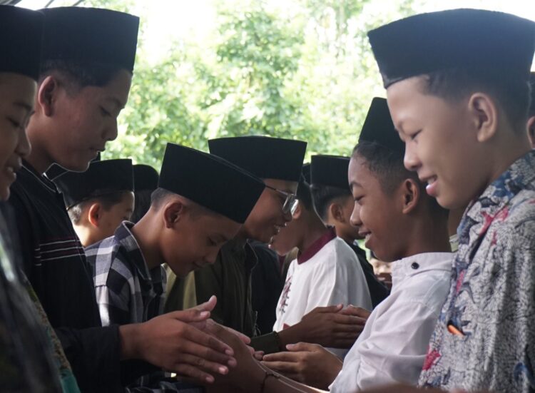 Santri, Konten Kreator, dan Etika Makna di Tengah Ledakan Budaya Media Sosial