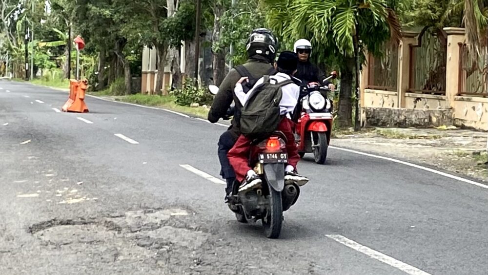 Jalan Rusak