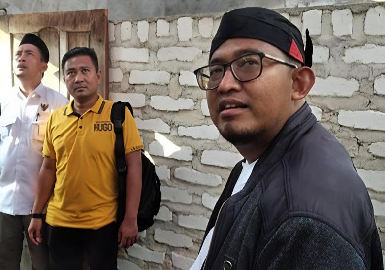 DIINSTRUKSIKAN: Bupati Sumenep Achmad Fauzi Wongsojudo (kanan) ingin OPD bekerja ramah lingkungan. (Humas Pemkab Sumenep/Kabar Madura)