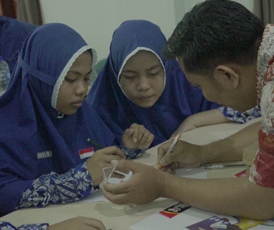 One Chapter Experiment: Cara Santri IBS PKMKK Menemukan Tuhan dalam Sains