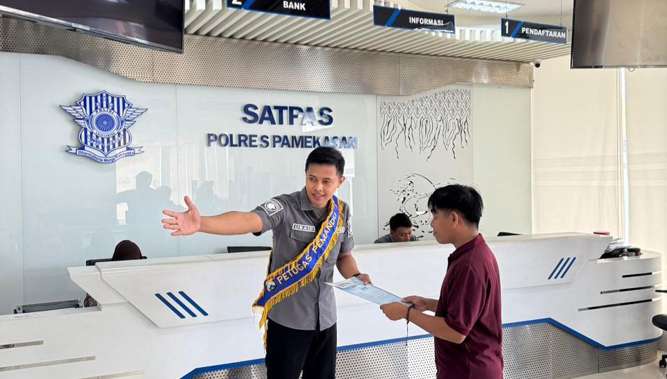 UNTUK MASYARAKAT: Satpas Polres Pamekasan menghadirkan pelayanan prima, utamanya dalam urusan SIM. (Ist/Kabar Madura)